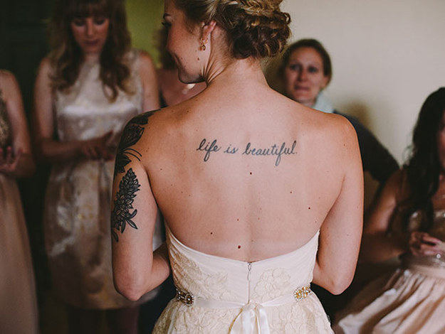novias orgullosas de sus tatuajes