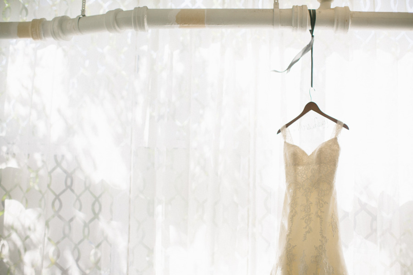 Así debes cuidar tu vestido antes de la boda | Nupcias & Bodas