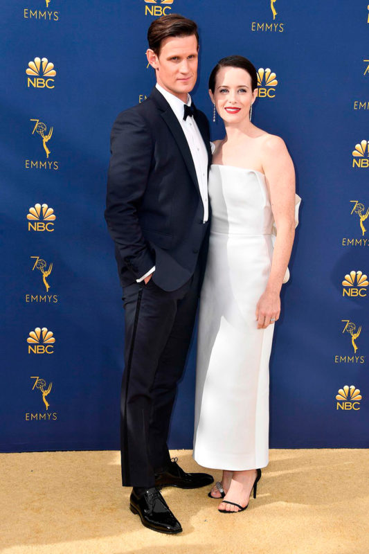 Matt Smith en Burberry junto a Claire Foy en Calvin Klein Emmy 2018.