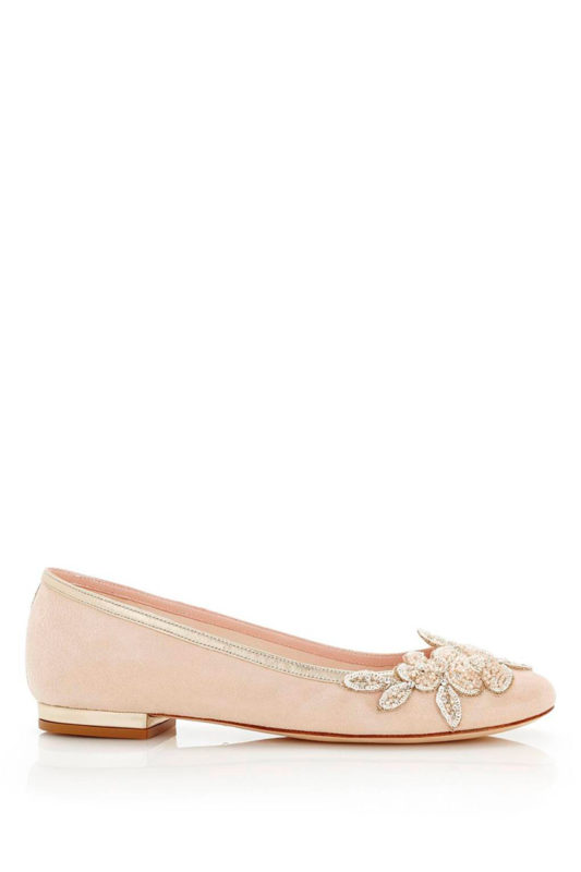 Zapatos bajos color palo de rosa de Emmy London.