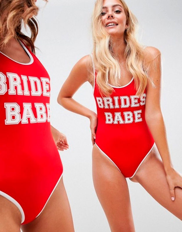 Trajes de baño rojos para despedidas de soltera: Brides Babe.