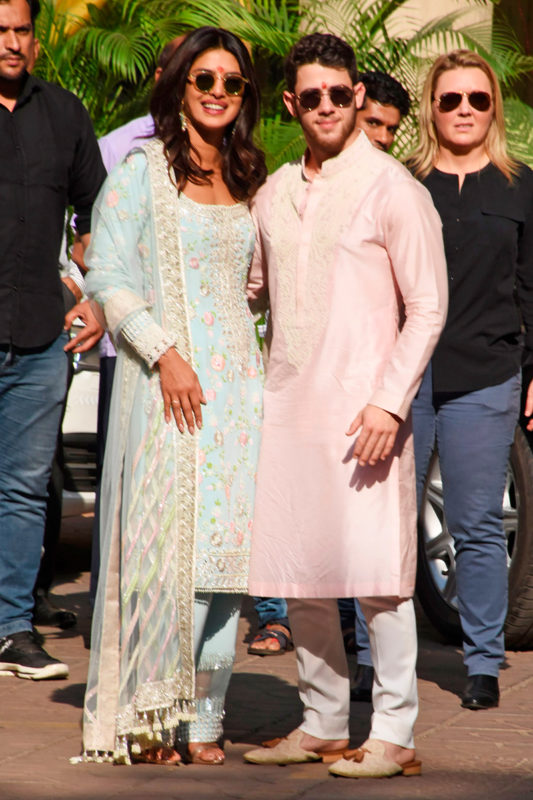 Nick Jonas y Priyanka Chopra en su ceremonia puja.