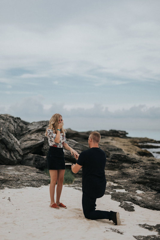 Mar y rocas, propuesta de matrimonio.