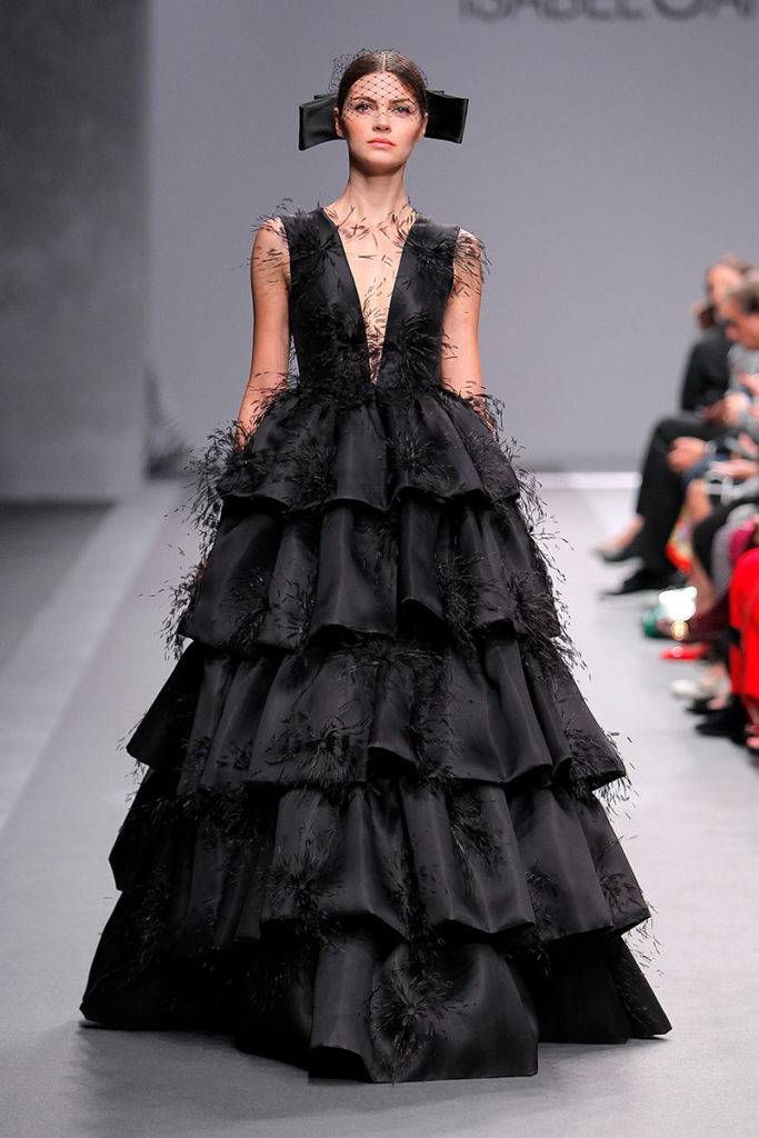 Vestido de novia negro de Isabel Sanchis.