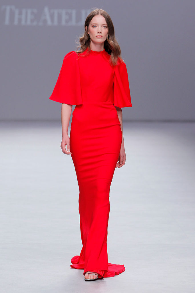 Vestido de novia rojo de The Atelier.