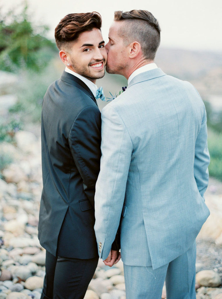 Boda gay: cómo combinar los trajes novios los vestidos novias