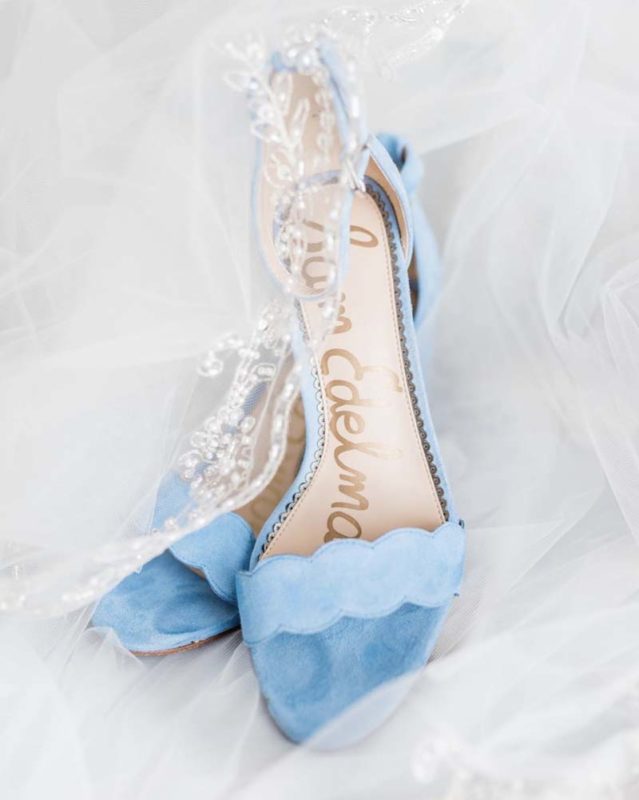 Zapatos azules para novia de Sam Edelman.